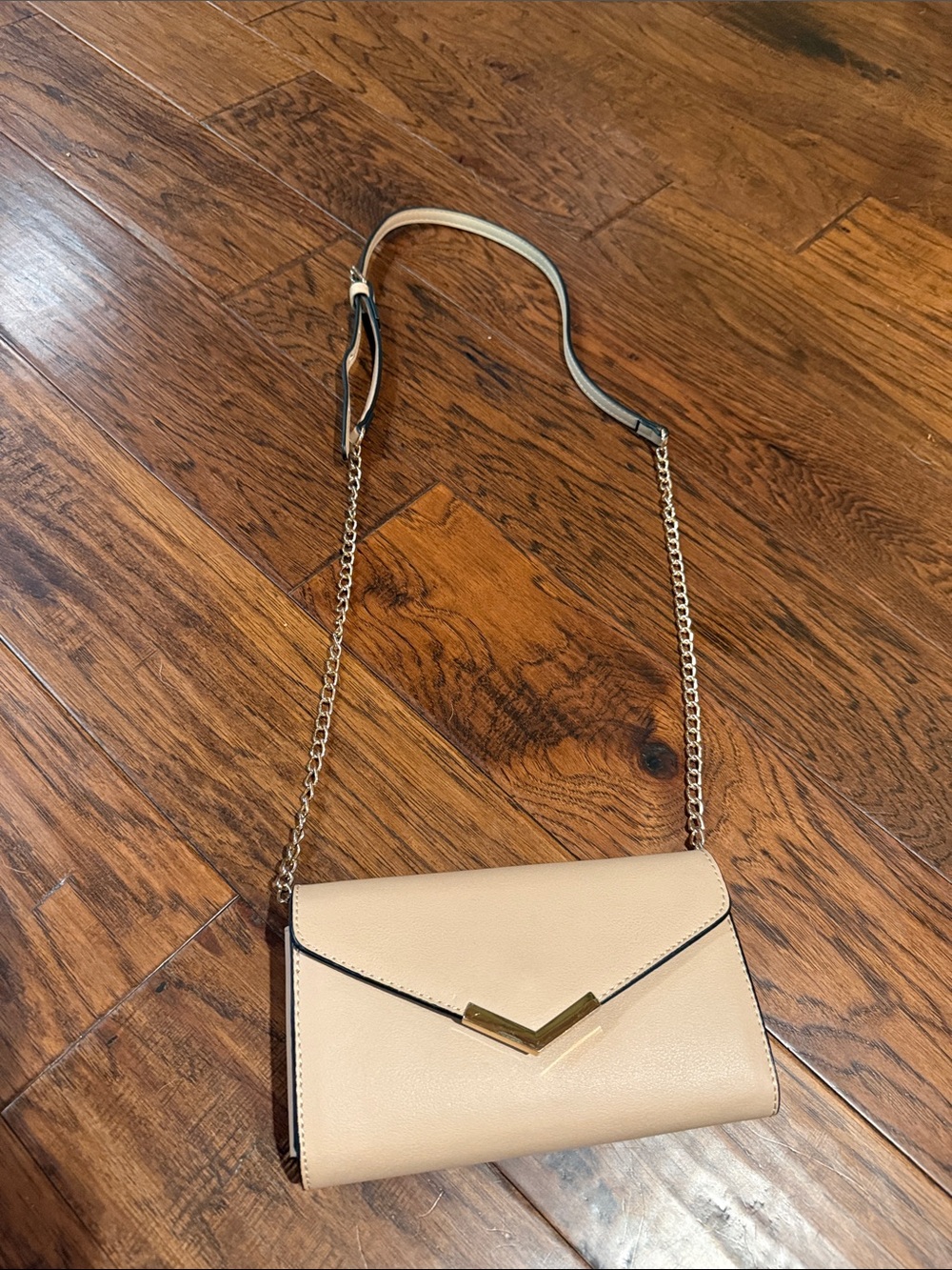 Beige Chain-Strap Crossbody Bag - Elegant Everyday Style